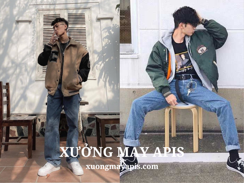 Quần baggy nam phối với áo thun trơn cổ tròn, giày thể thao và áo khoác bomber